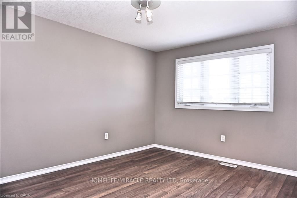 40 MADELEINE STREET Image 23