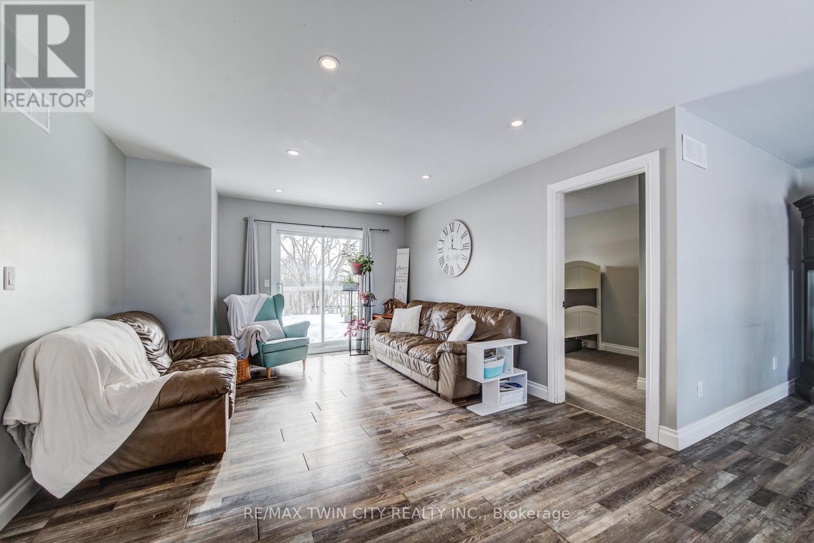 59 WASHINGTON STREET EAST Image 10