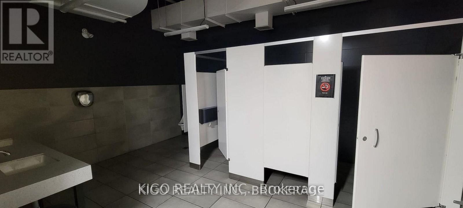 A - 190 SHARPE STREET EAST Image 9