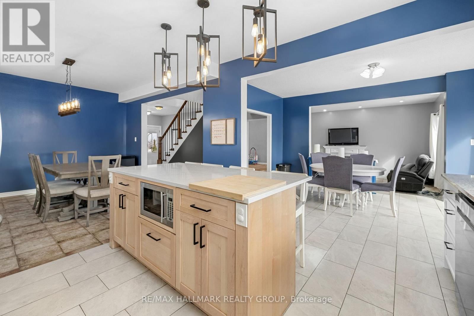 1421 TALCY CRESCENT Image 20