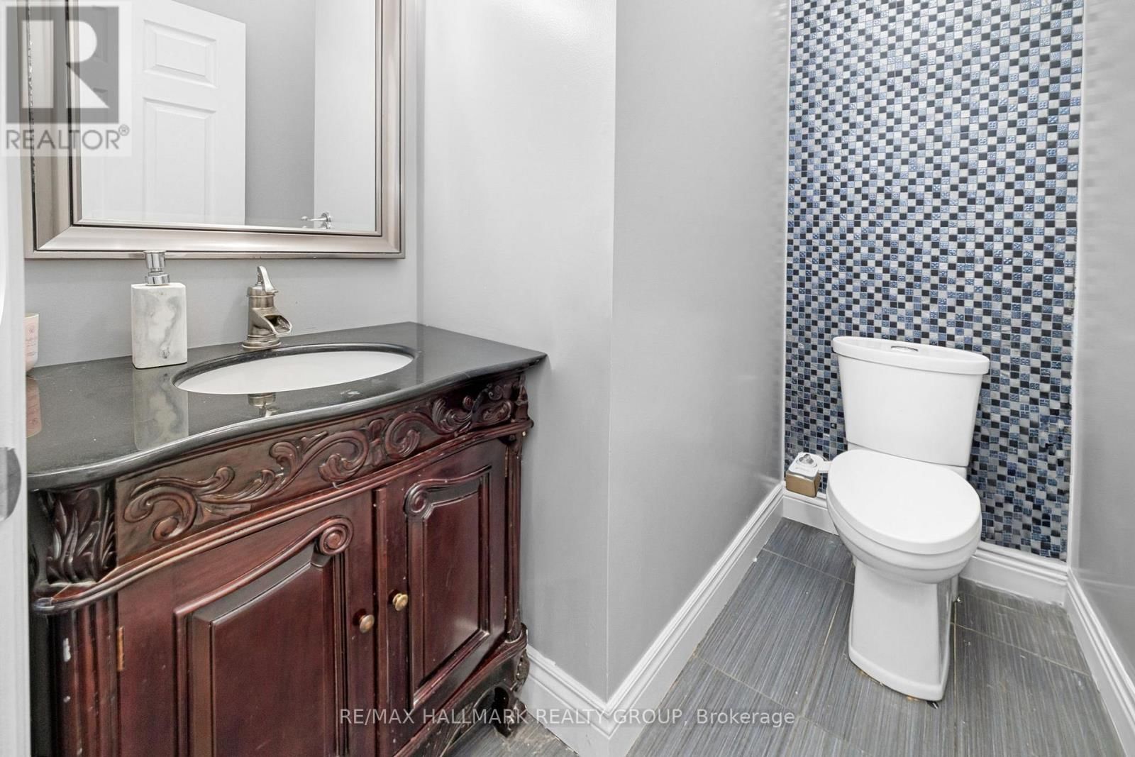 1421 TALCY CRESCENT Image 24