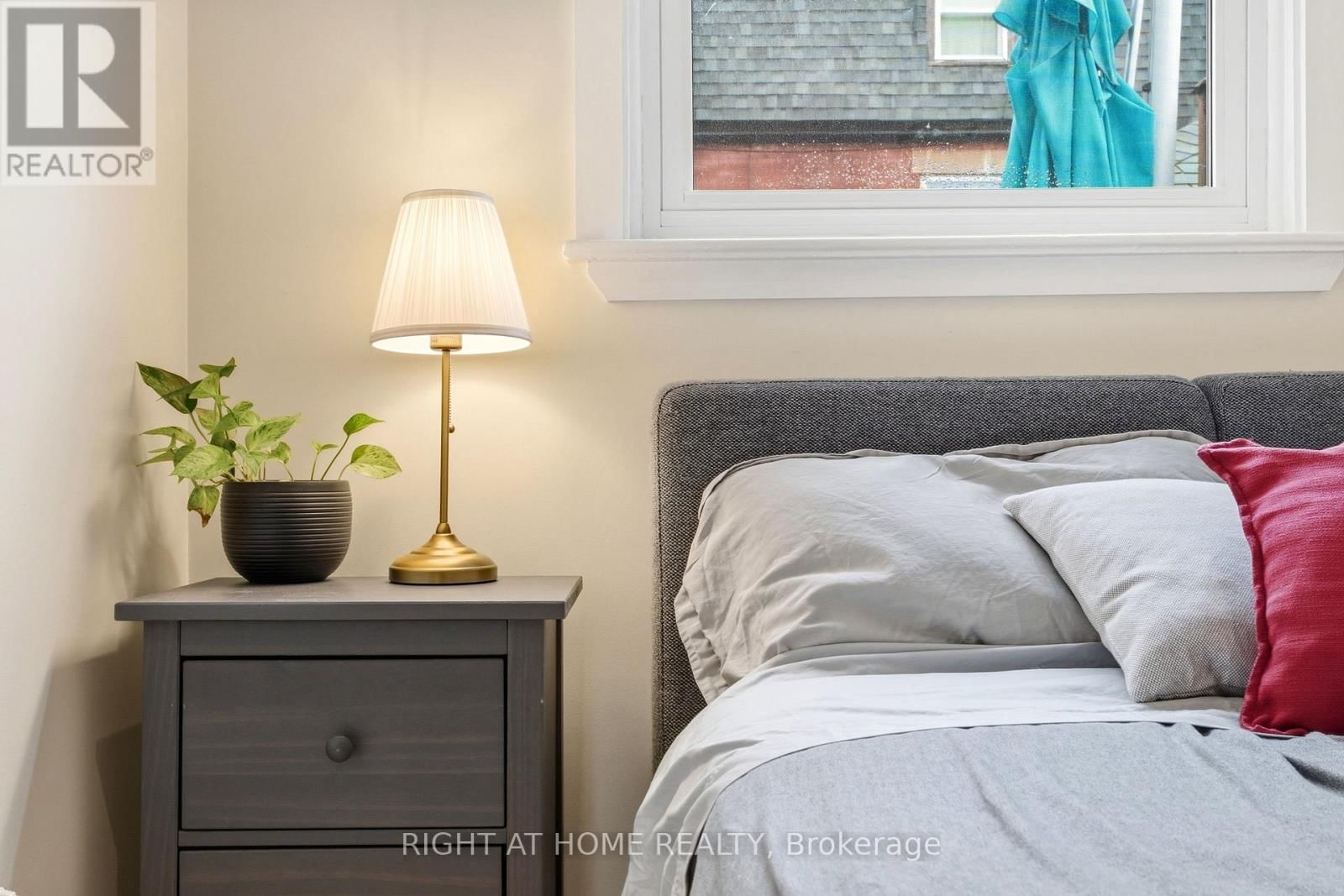 209 MARIER AVENUE Image 12