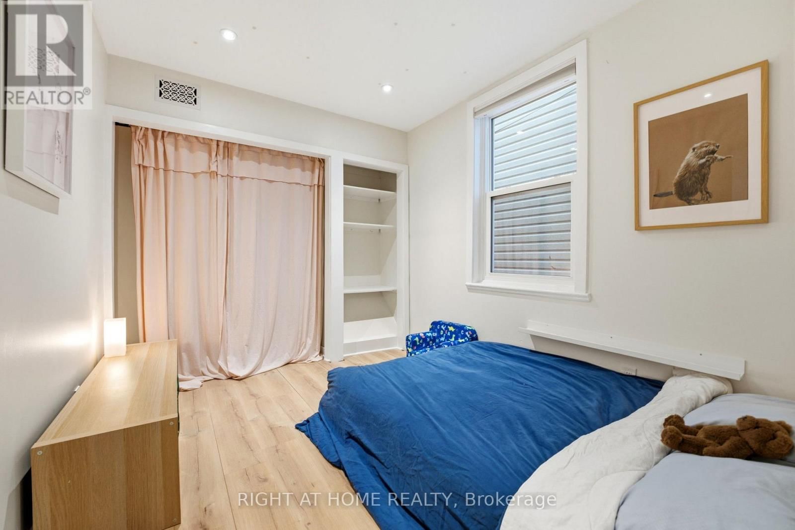 209 MARIER AVENUE Image 14