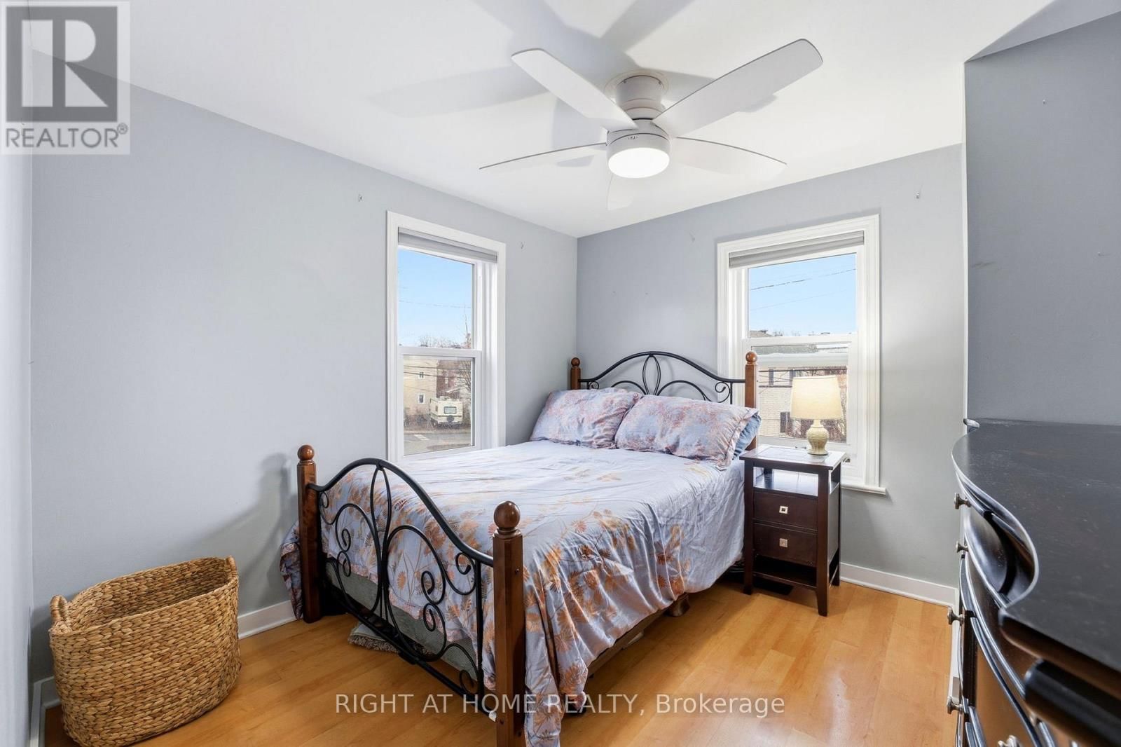 209 MARIER AVENUE Image 21