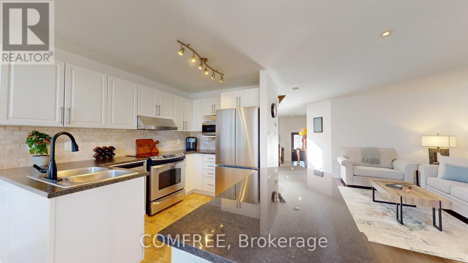 239 HUNTERBROOK STREET Image 12