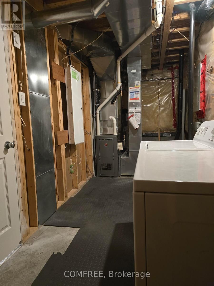 239 HUNTERBROOK STREET Image 32