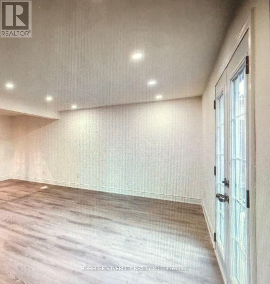 731 ELGIN STREET NORTH Image 2