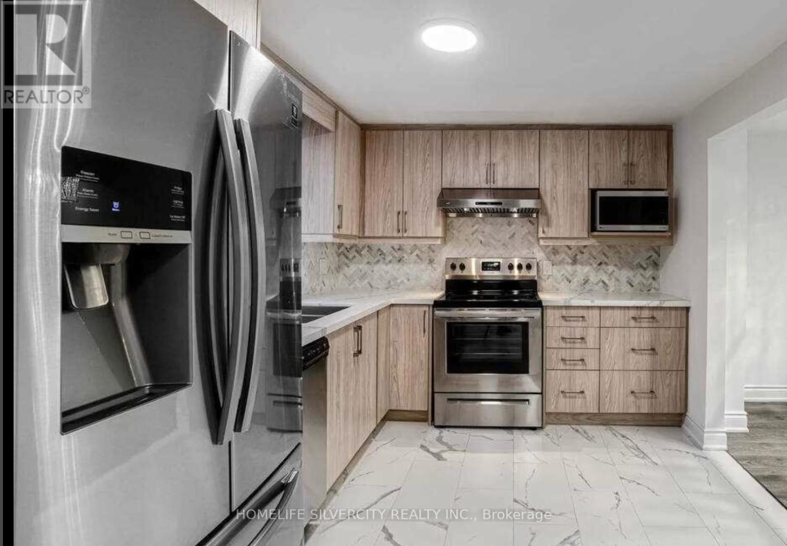 731 ELGIN STREET NORTH Image 4