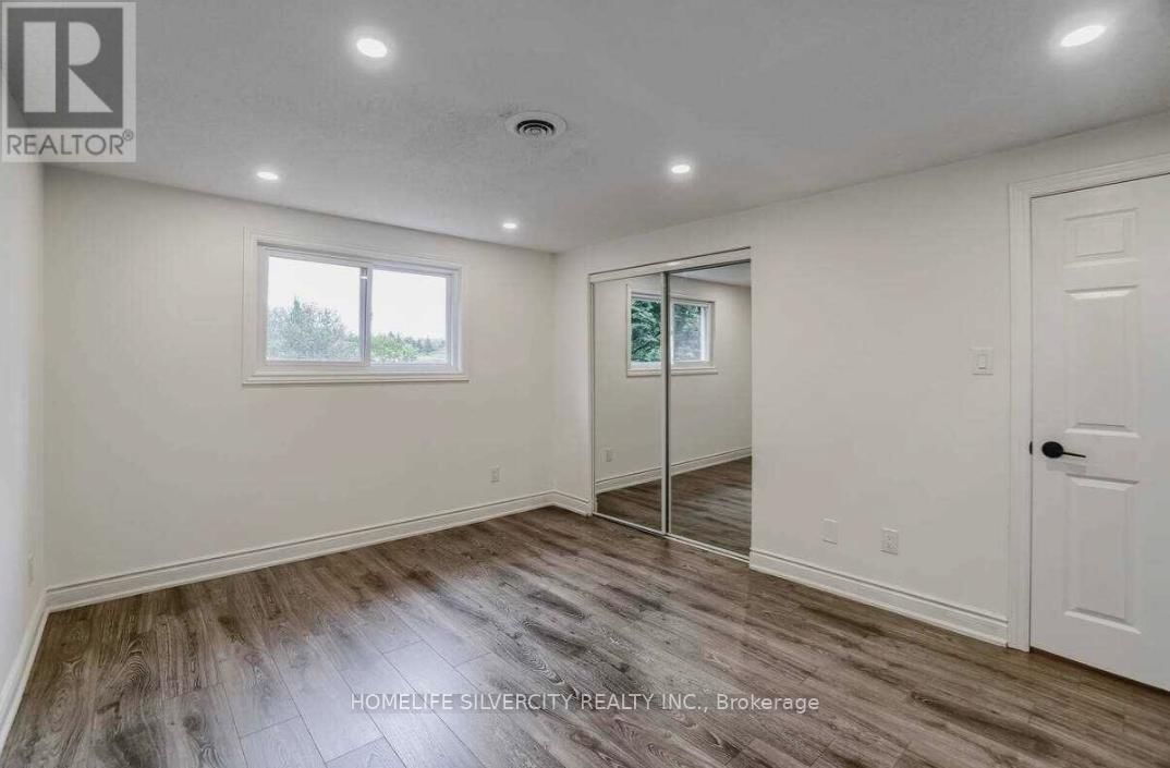 731 ELGIN STREET NORTH Image 5