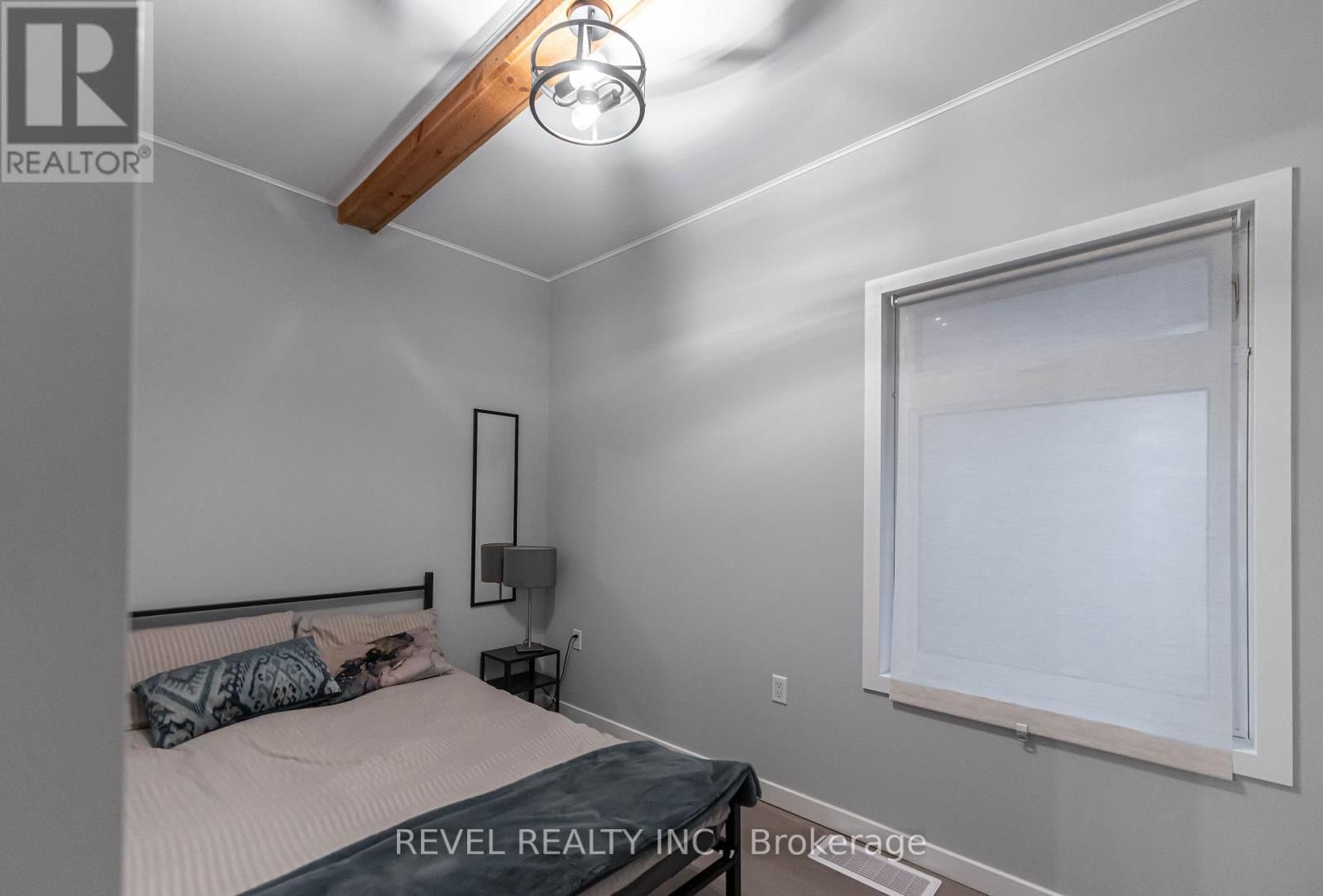 329 MAIN STREET WEST Image 14