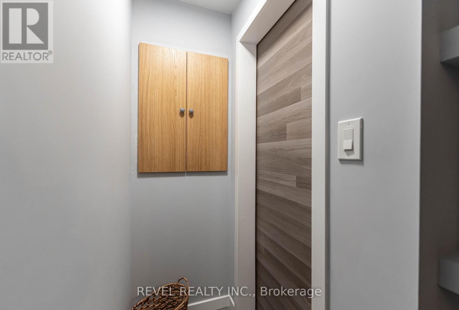 329 MAIN STREET WEST Image 16