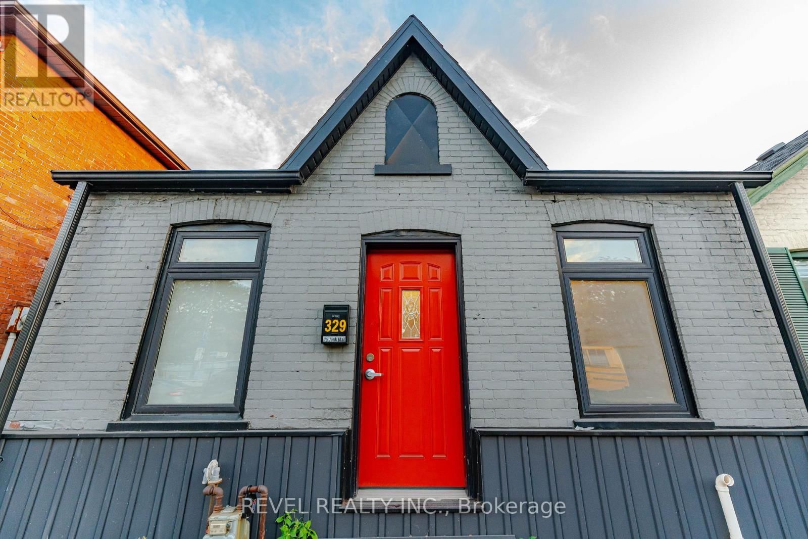 329 MAIN STREET WEST Image 2