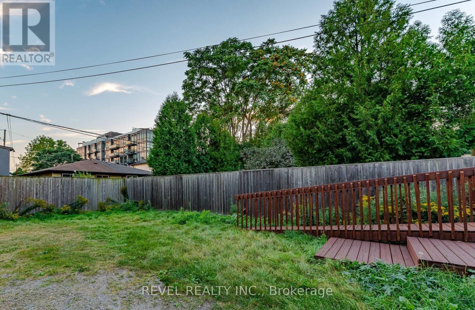 329 MAIN STREET WEST Image 26