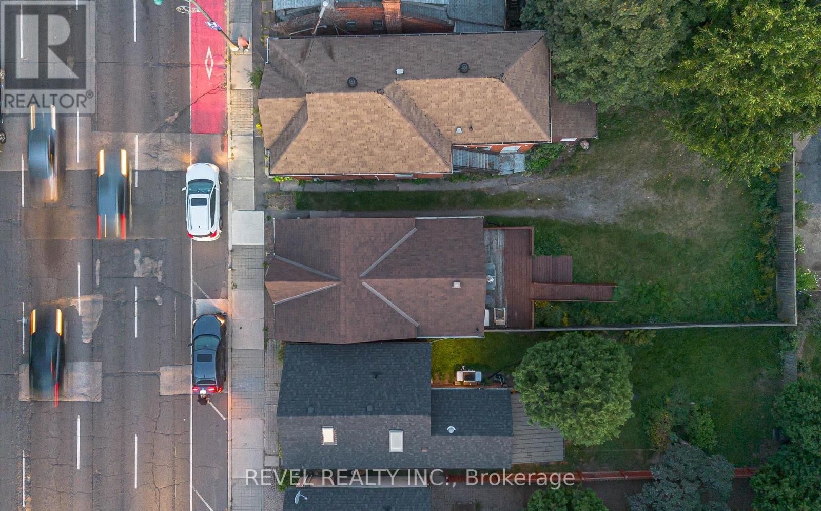 329 MAIN STREET WEST Image 28