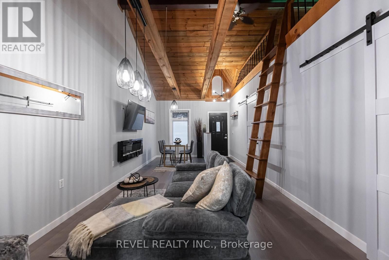 329 MAIN STREET WEST Image 9