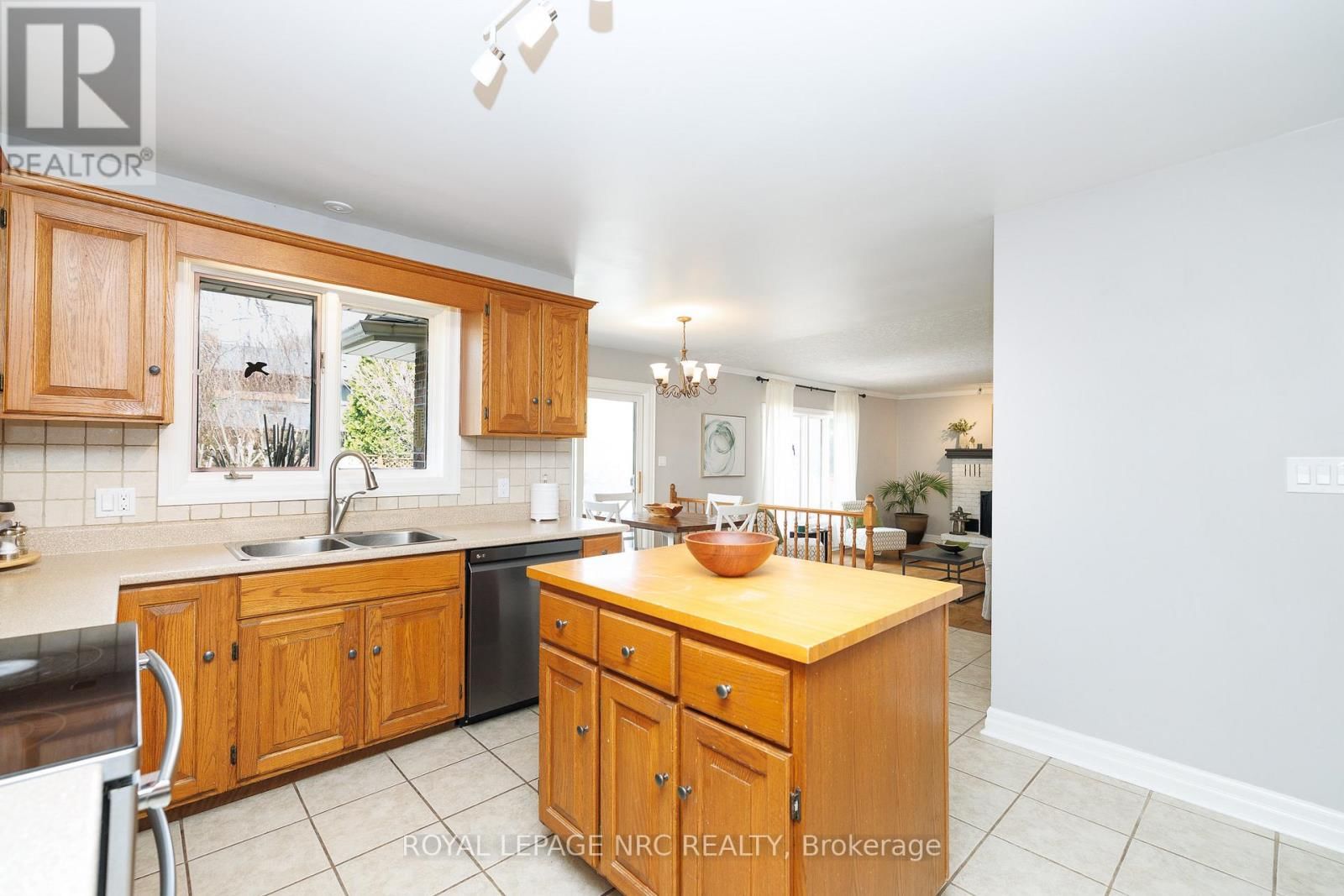 9 NURSERY LANE Image 17