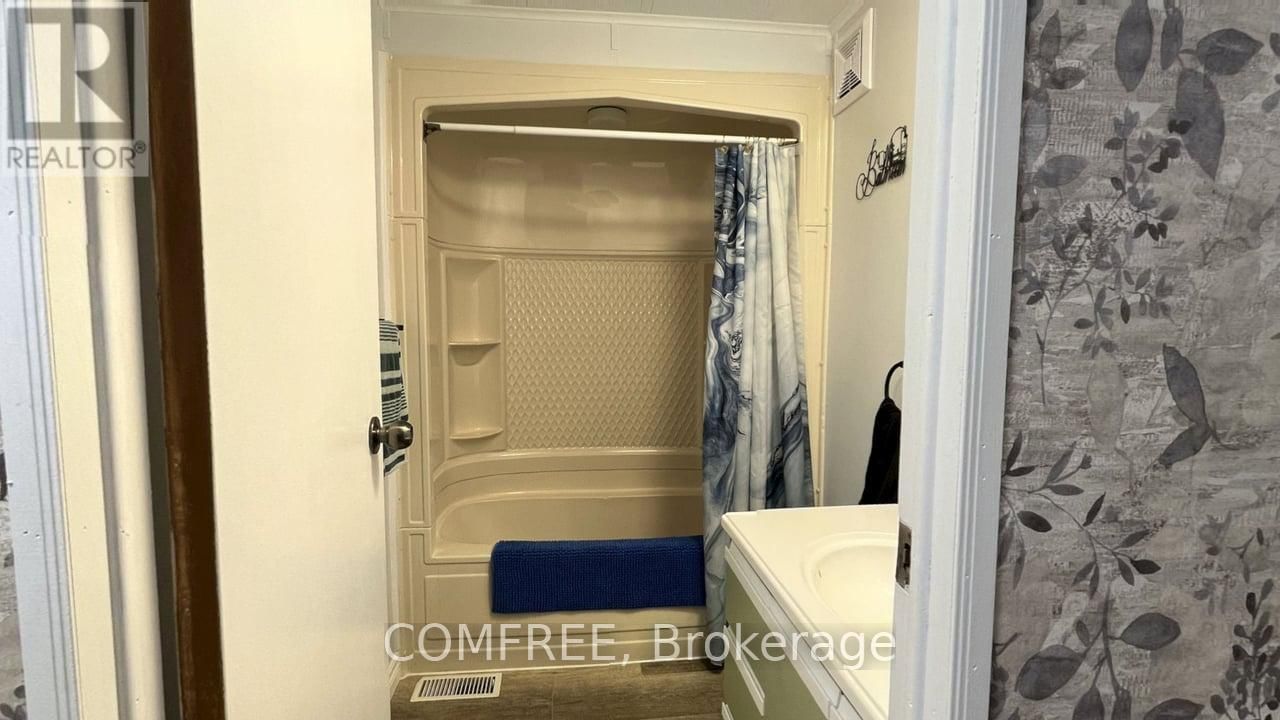 229 BEECH STREET Image 14