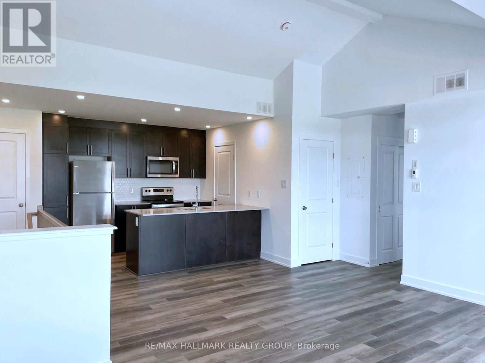 i - 300 TULUM CRESCENT Image 10