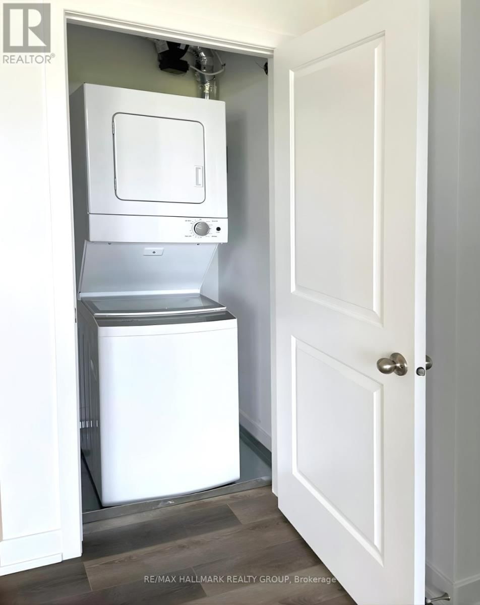 i - 300 TULUM CRESCENT Image 20