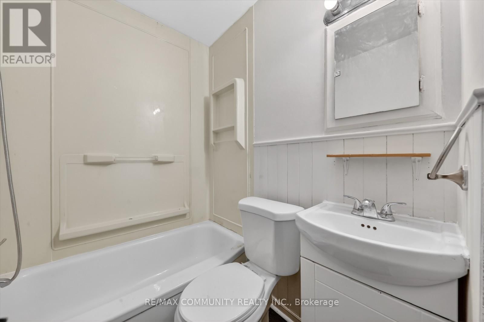 61 ADELAIDE STREET SOUTH Image 12