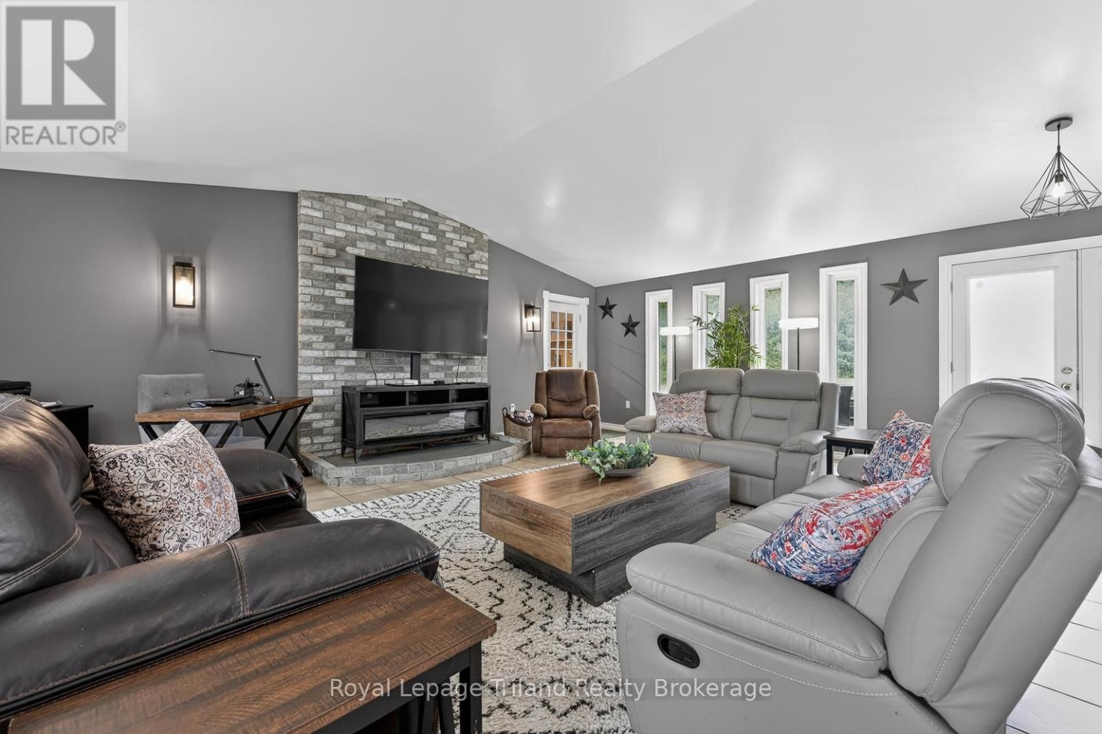 293 WHITING STREET Image 10