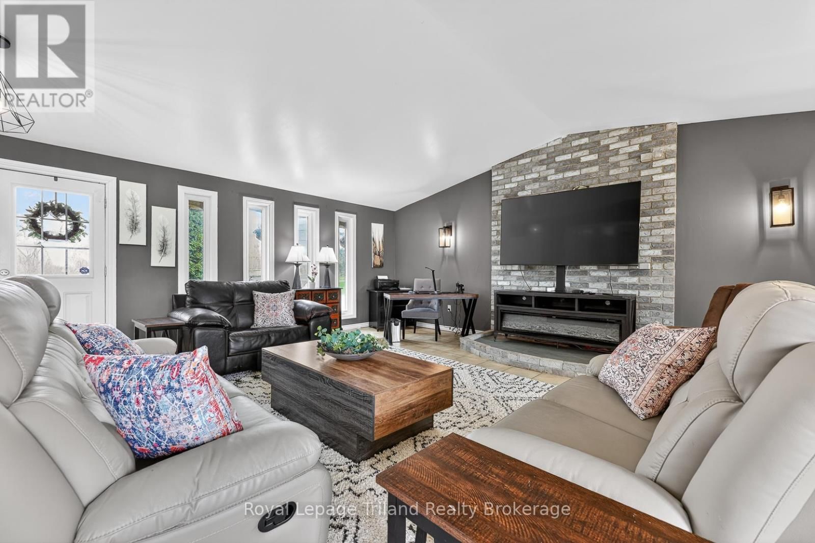 293 WHITING STREET Image 11