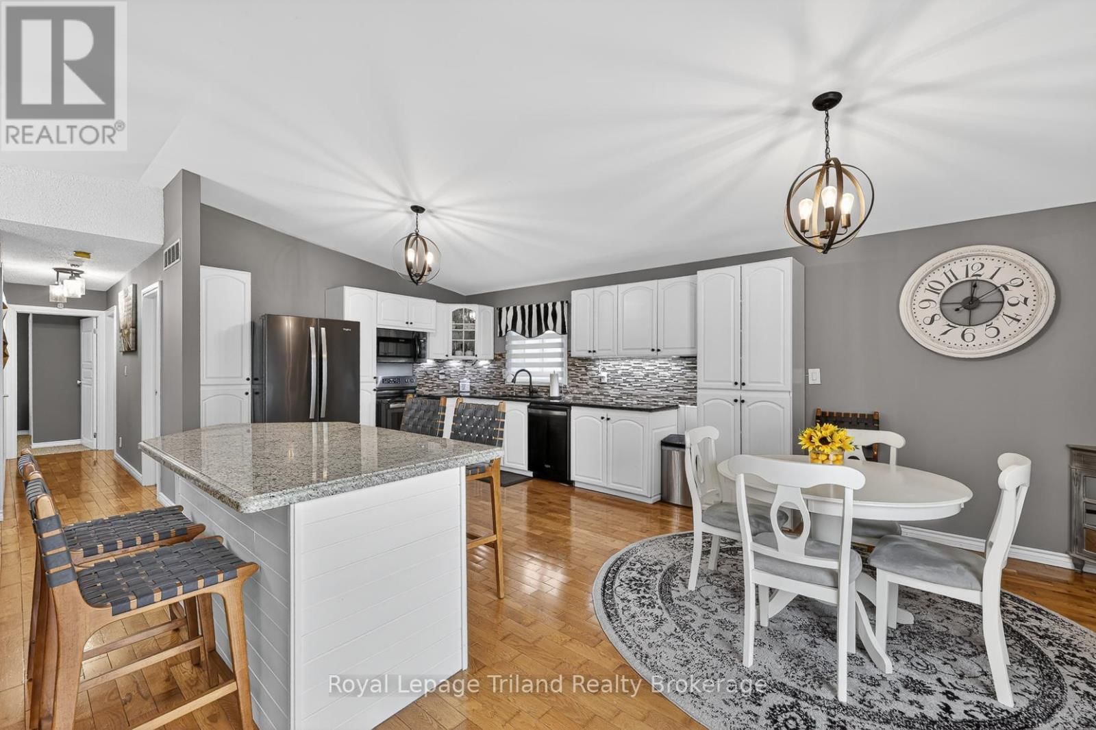 293 WHITING STREET Image 16