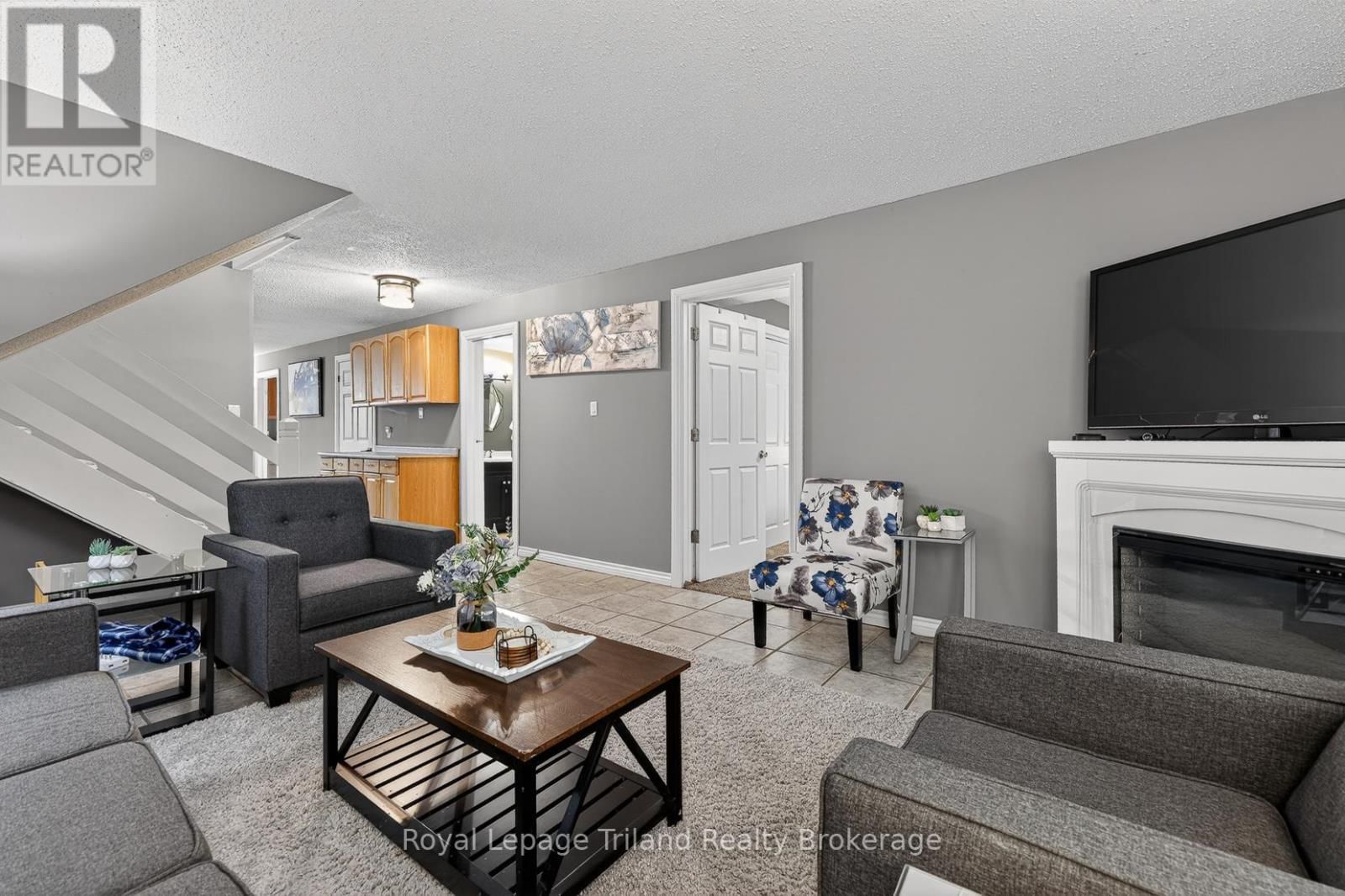 293 WHITING STREET Image 28