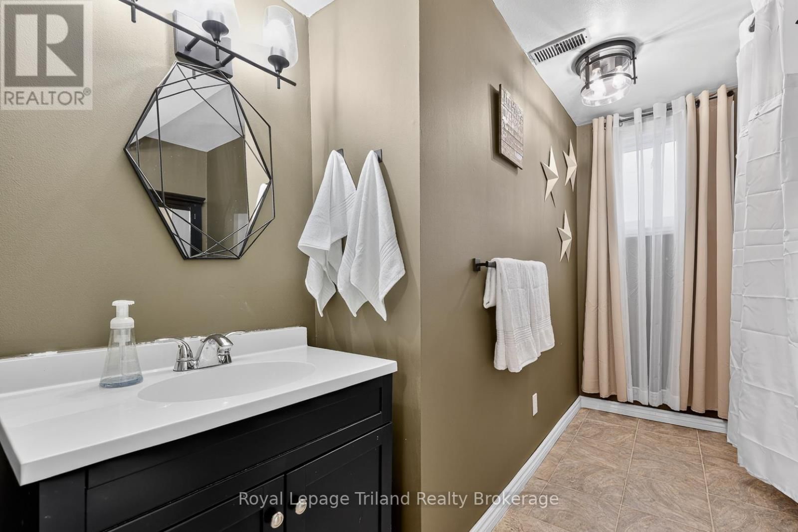 293 WHITING STREET Image 34