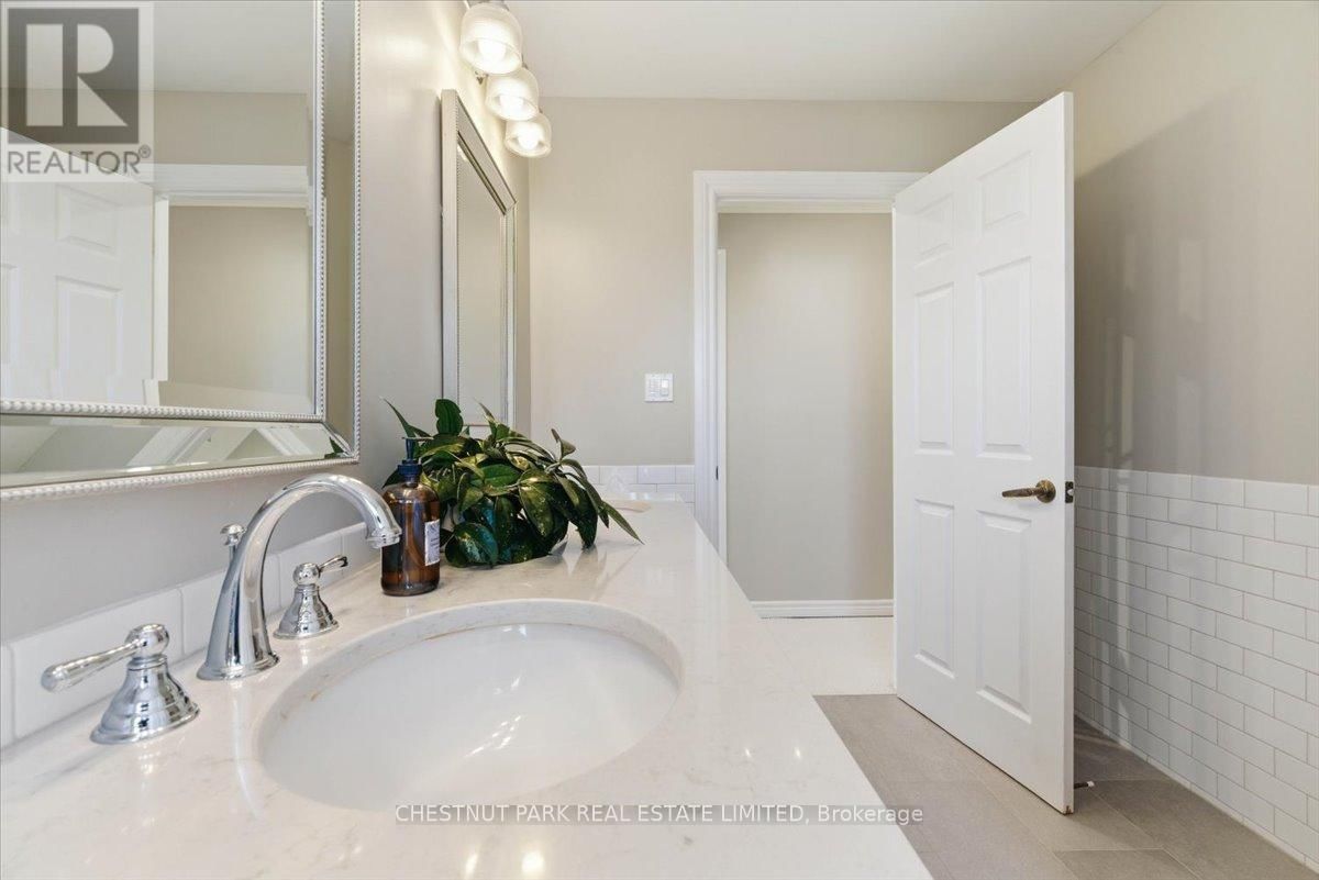 146 MASSASSAUGA ROAD Image 33