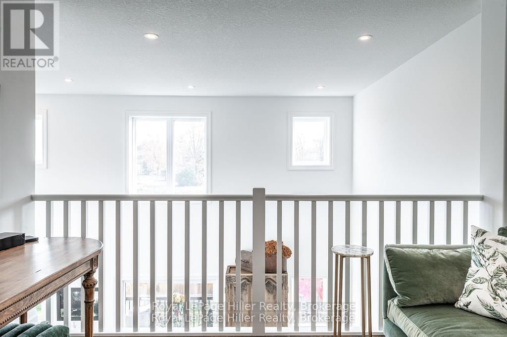 7 - 3192 VIVIAN LINE 37 LINE Image 24