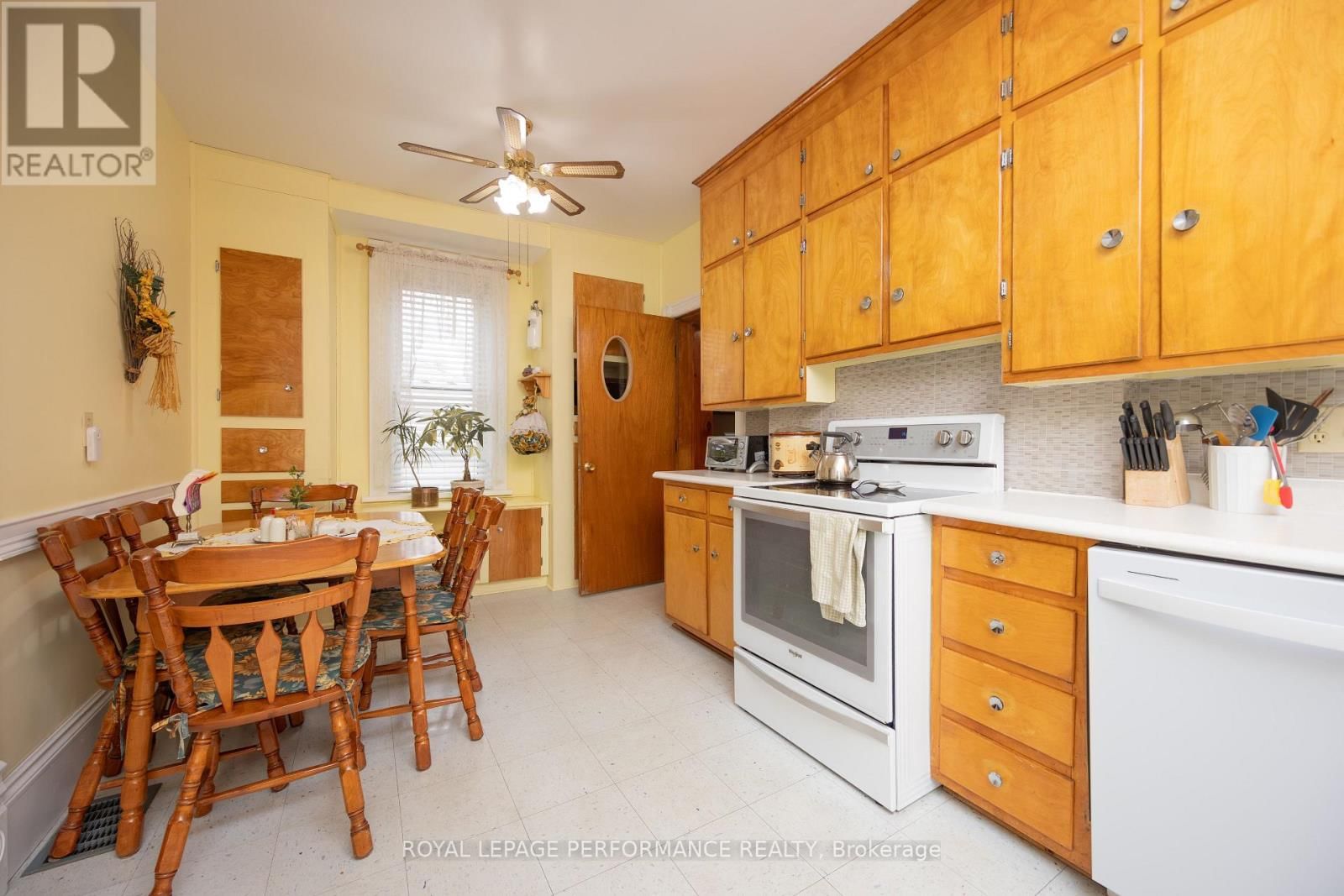 11 PETER STREET Image 13