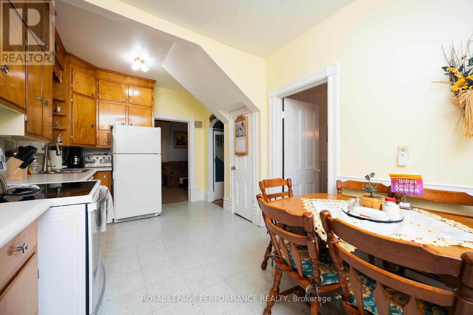 11 PETER STREET Image 14