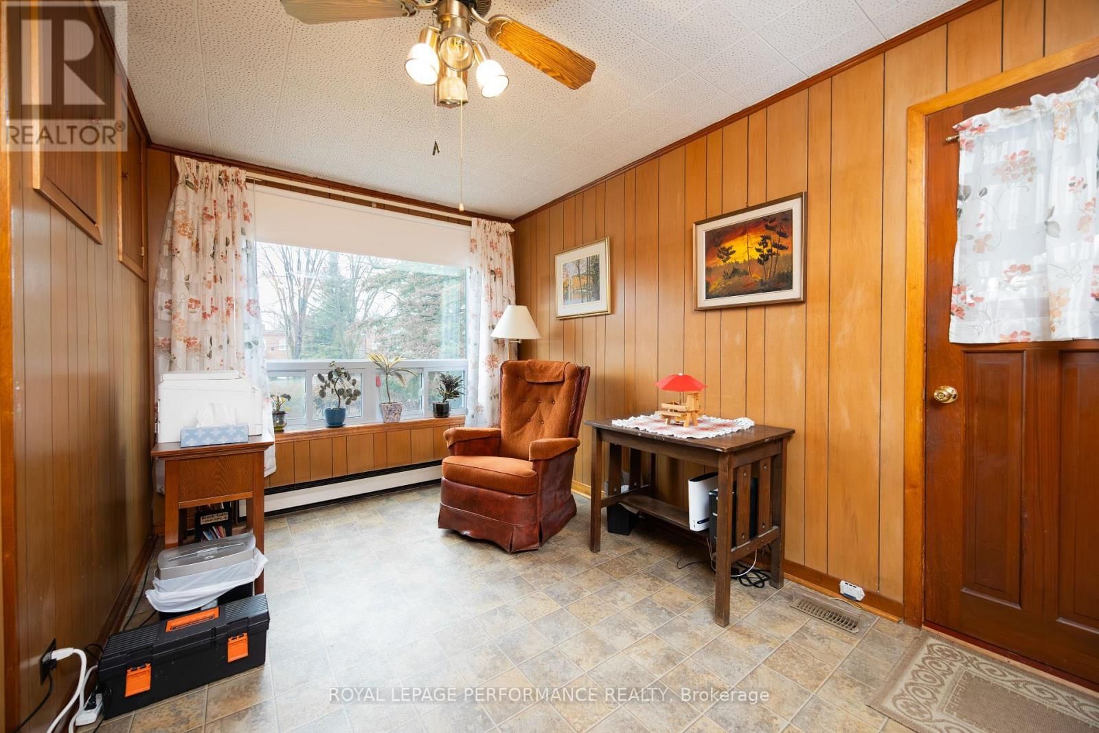 11 PETER STREET Image 17