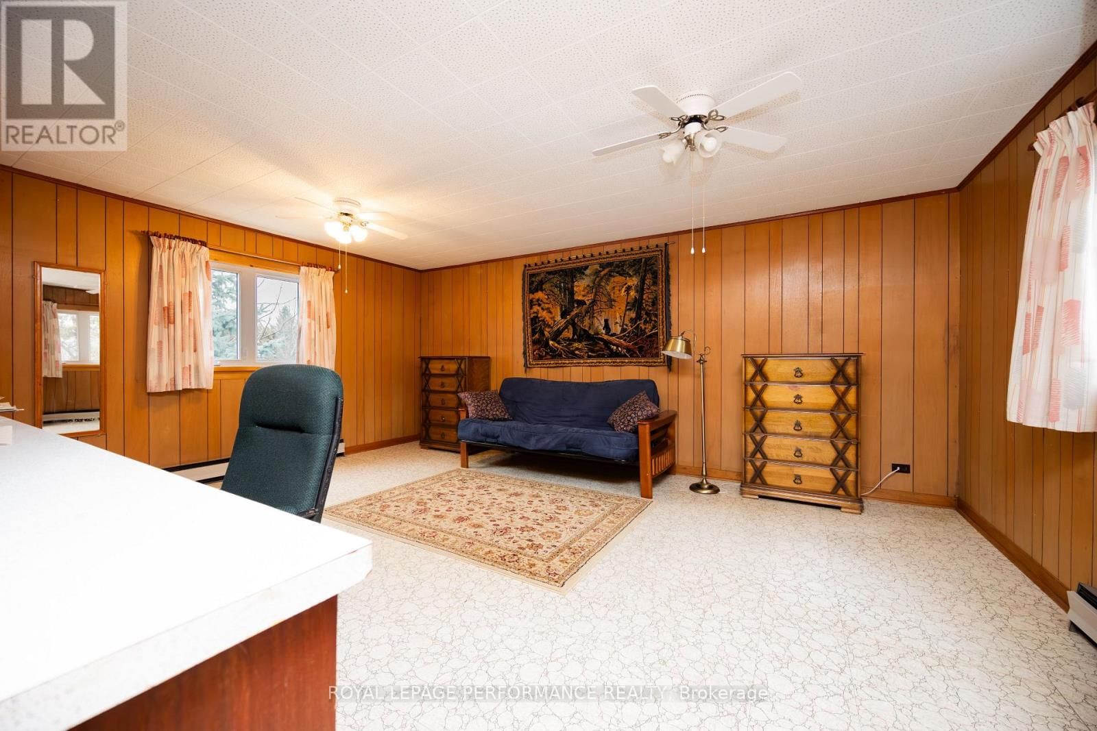 11 PETER STREET Image 26