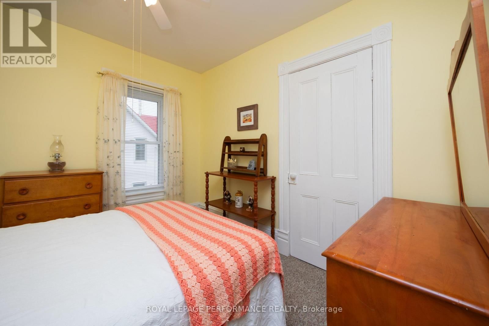 11 PETER STREET Image 27