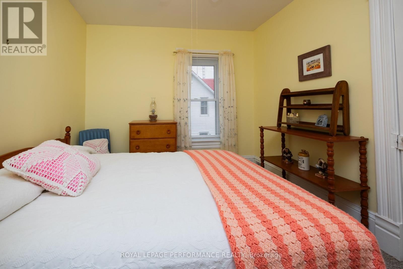 11 PETER STREET Image 28