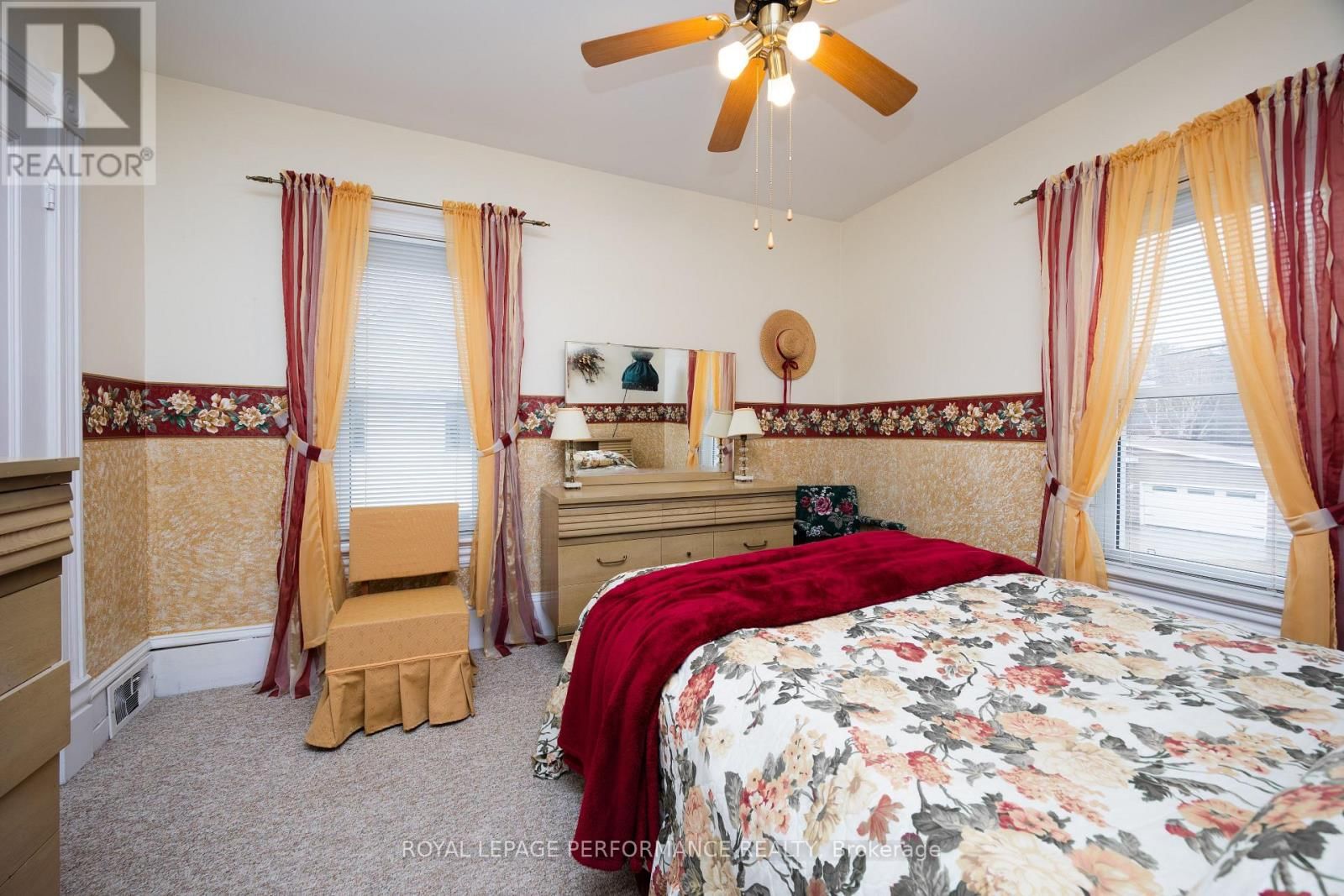 11 PETER STREET Image 30