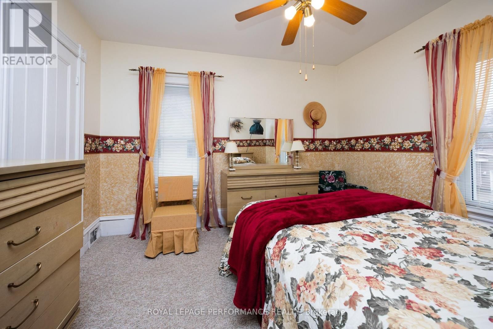 11 PETER STREET Image 31