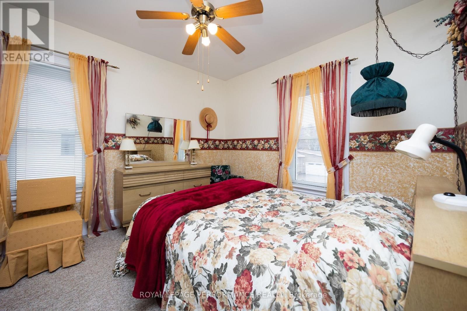 11 PETER STREET Image 32