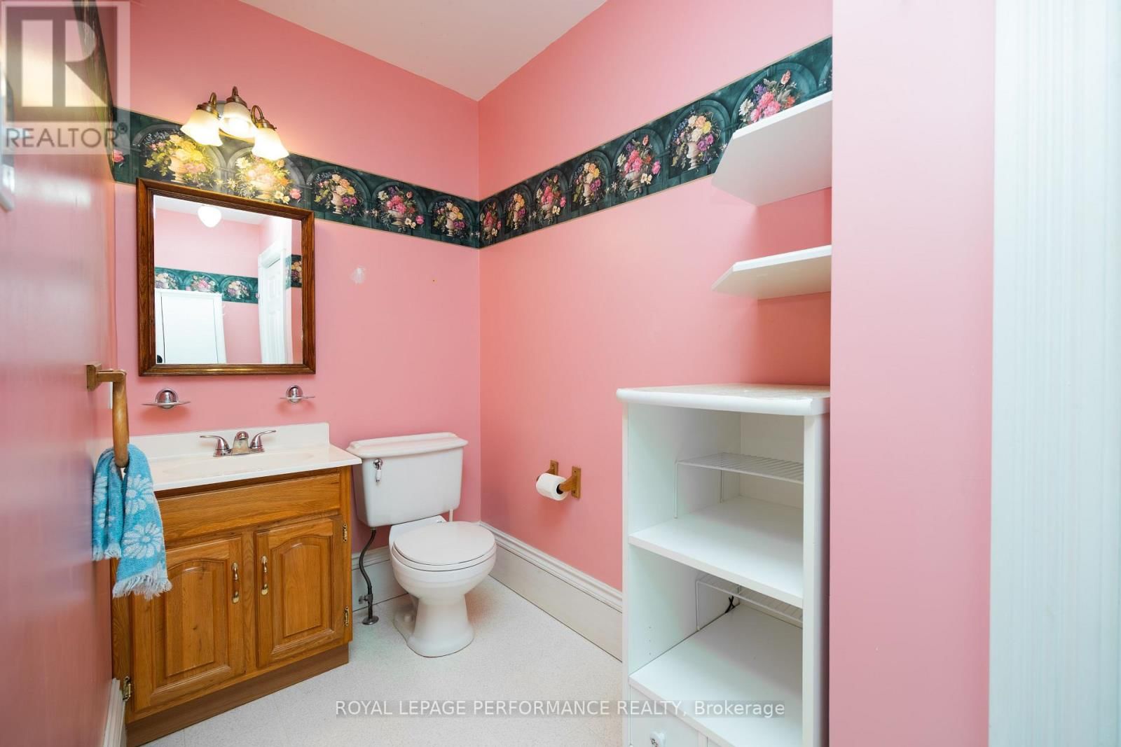 11 PETER STREET Image 34