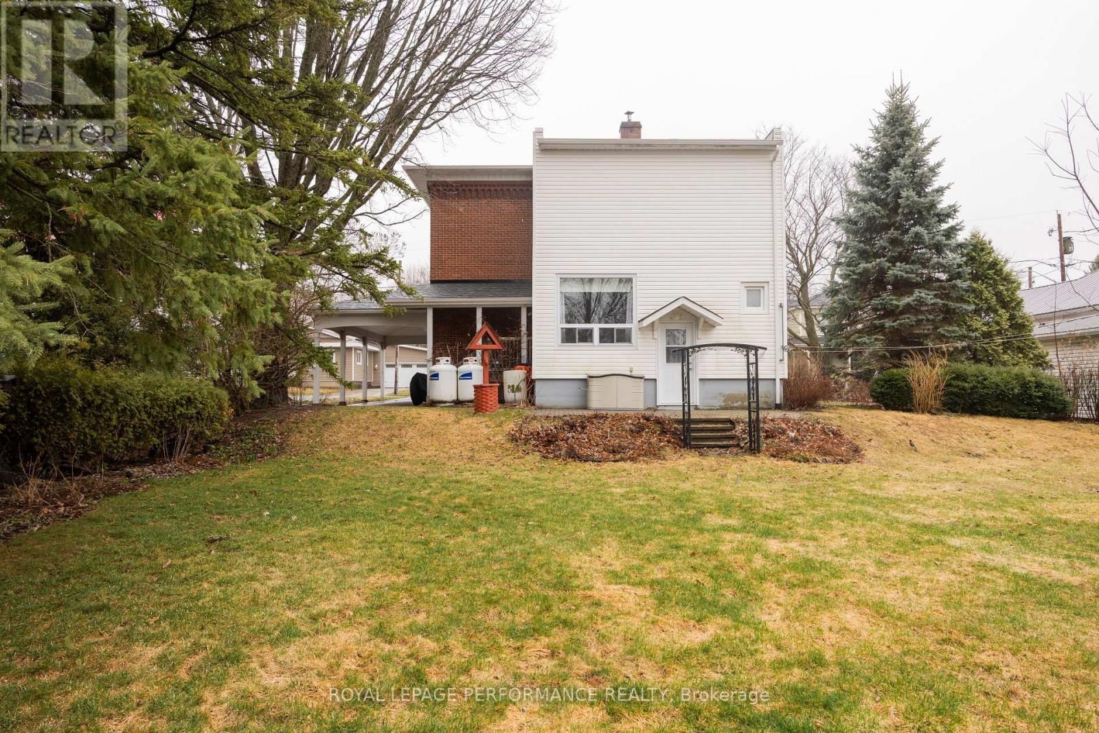 11 PETER STREET Image 38