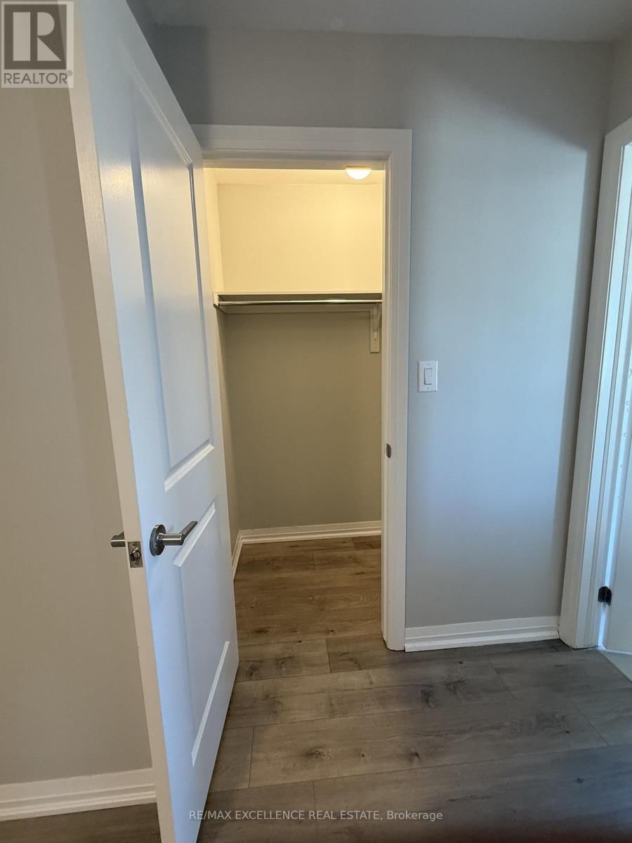 22 BUR OAK DRIVE Image 4