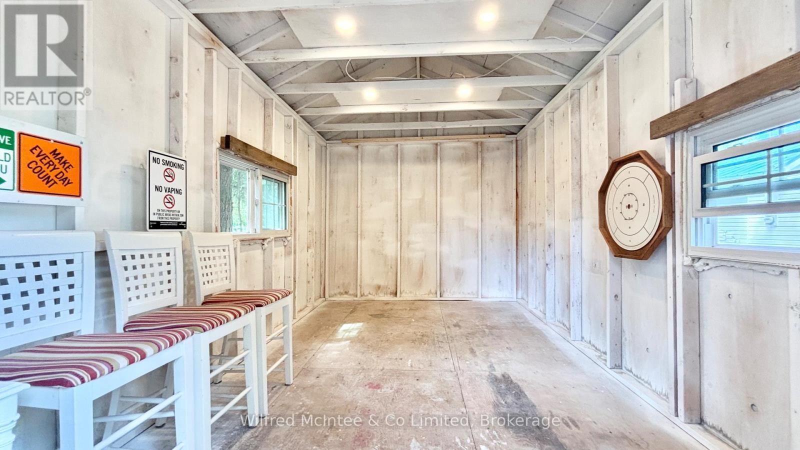 7 6TH AVENUE SOUTH Image 27