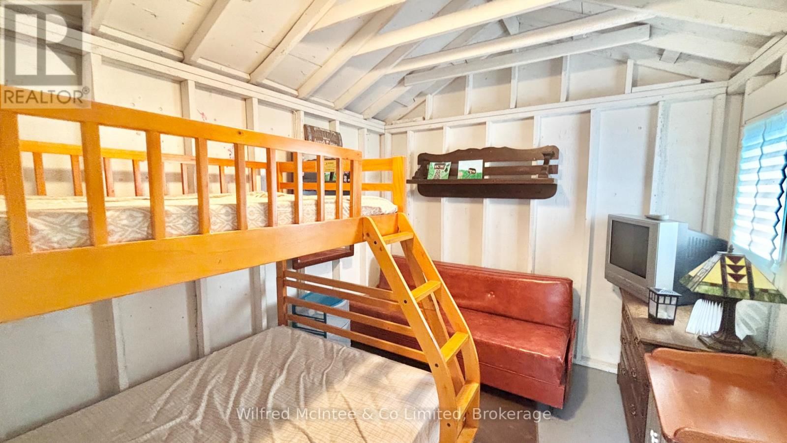 7 6TH AVENUE SOUTH Image 28