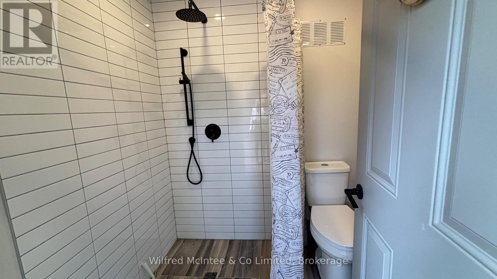 7 6TH AVENUE SOUTH Image 29