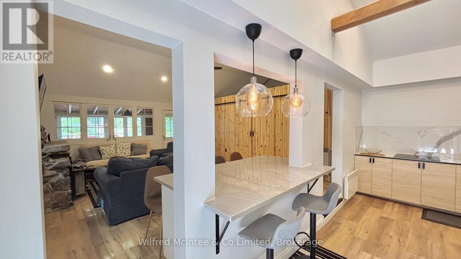 7 6TH AVENUE SOUTH Image 30