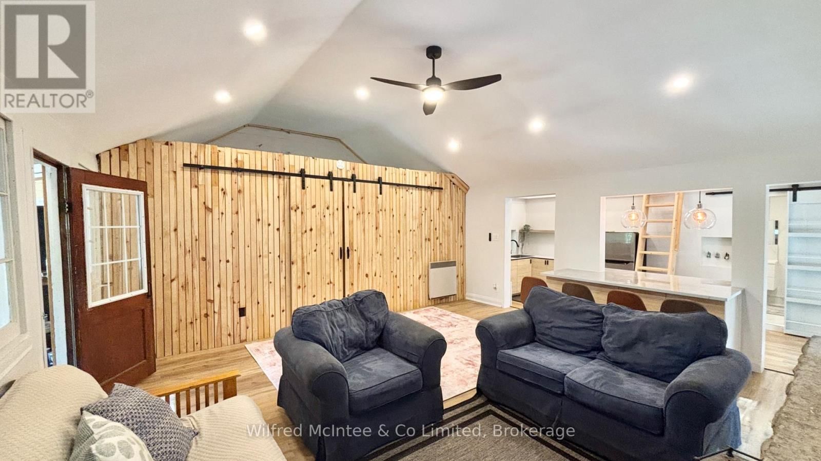 7 6TH AVENUE SOUTH Image 32