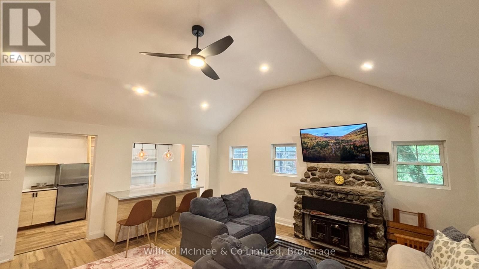 7 6TH AVENUE SOUTH Image 34