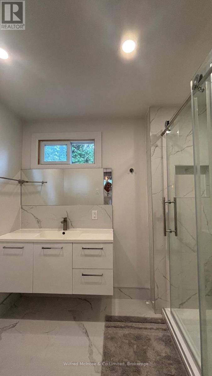 7 6TH AVENUE SOUTH Image 36